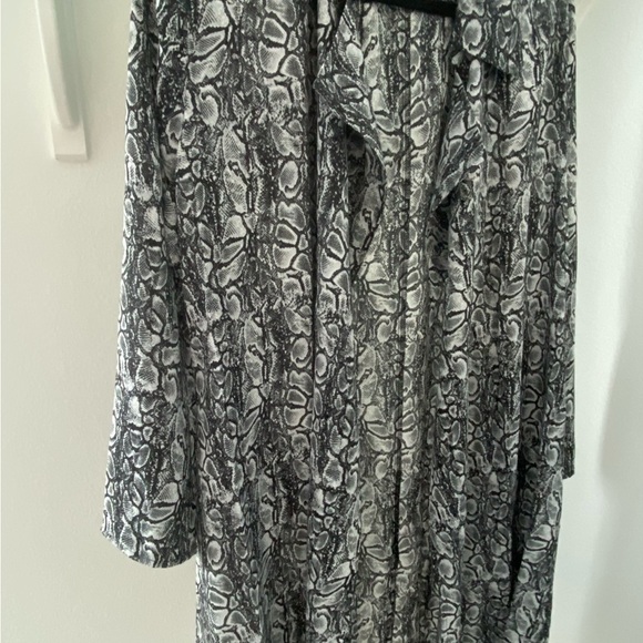 Laurie Felt Animal-Print Duster BLACK SNAKE Small Polyester Printed - Picture 7 of 16